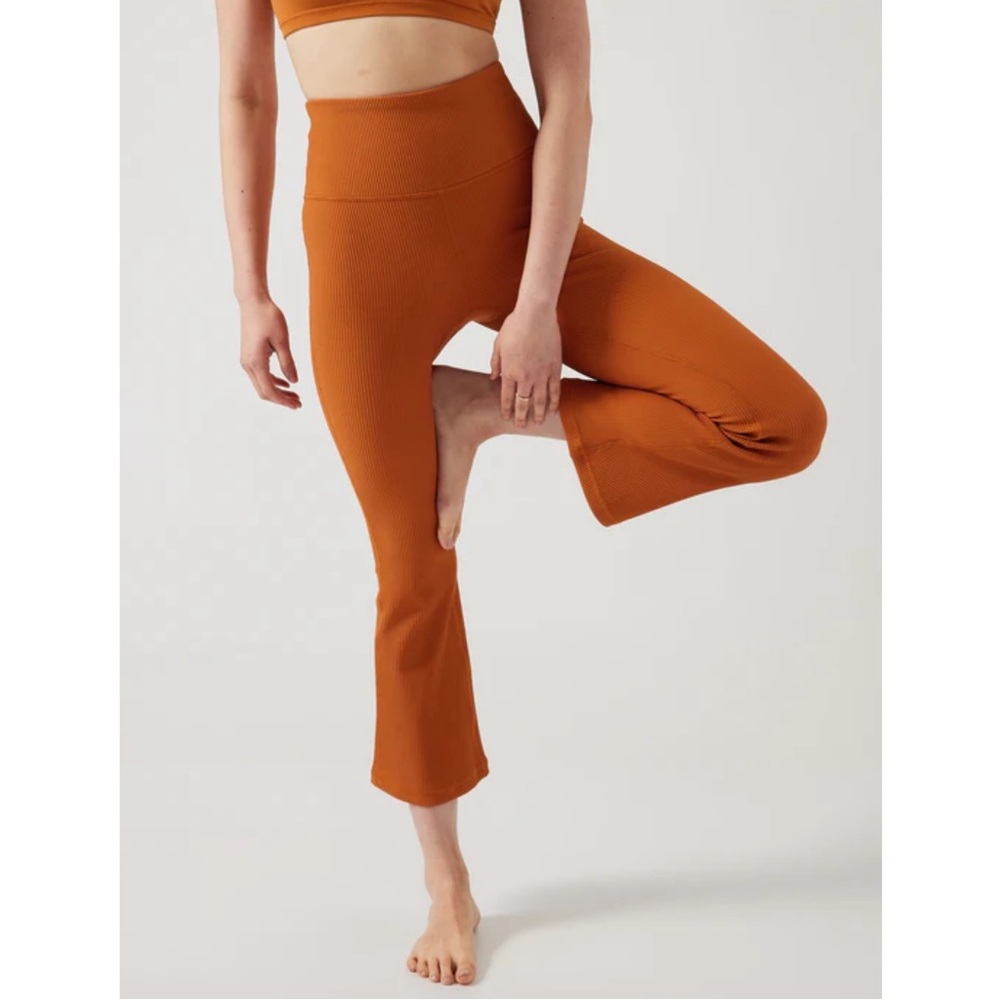 Athleta Woman Rib High Rise Flare Crop Leggings LARGE Athleisure Yoga Boho Folk